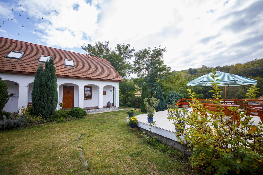 Apartamento Ámbitus-ház Egerszalók Exterior foto